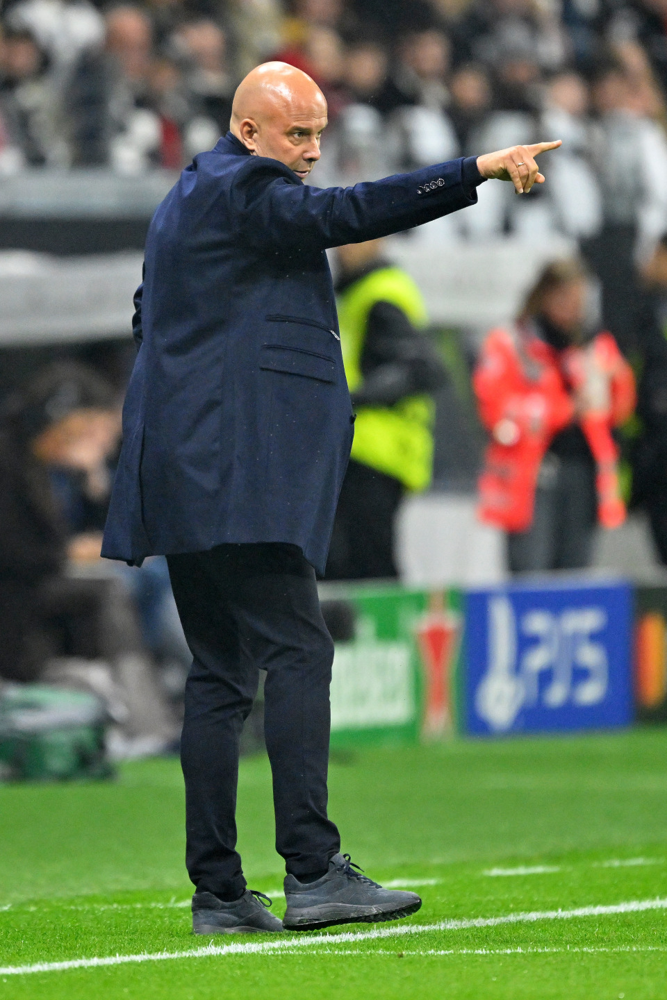 胡夫纳格尔, 新华社发 胡夫纳格尔, 新华社发